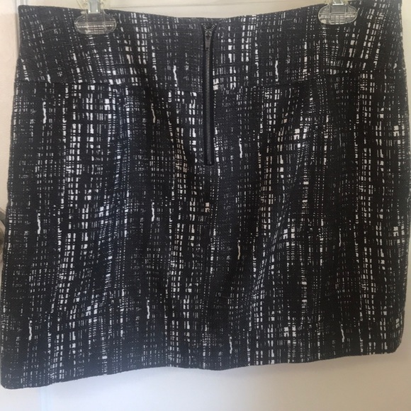 J. Crew Black and White Skirt - Picture 2 of 5